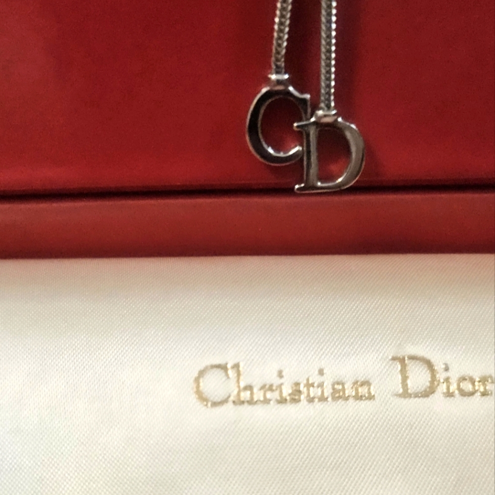 DIOR HANGING "CD" SILVER NECKLACE - Picture 3 of 5